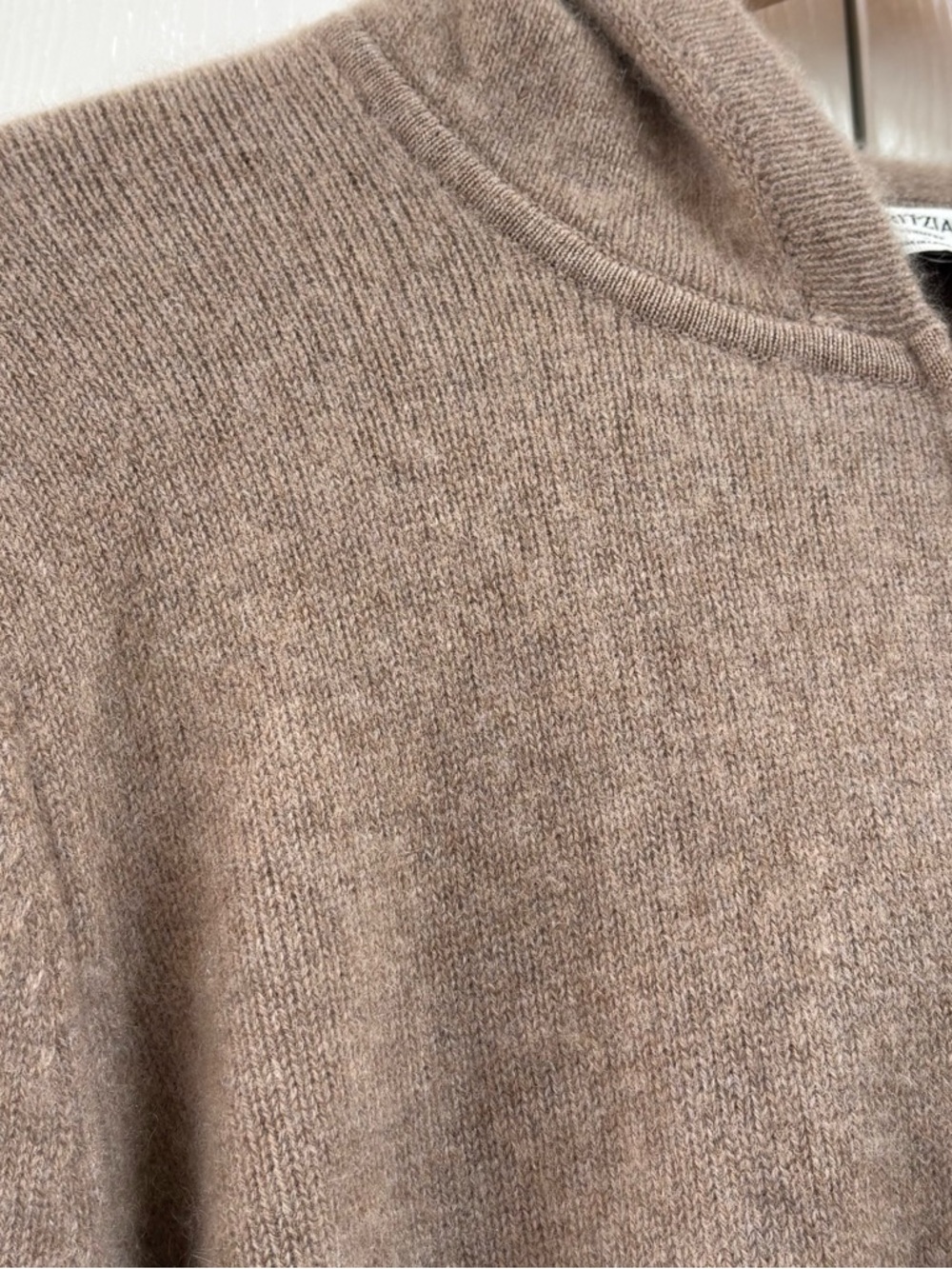 Aritzia
Essential Cashmere Idyllic Zip Hoodie - Picture 11 of 13